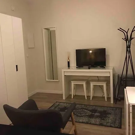 Charming In Campolide - Zamb F דירה ליסבון