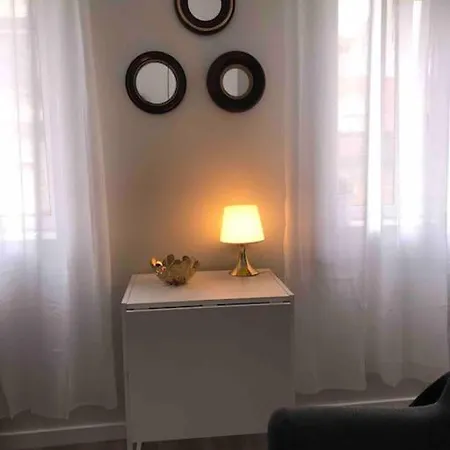 Apartamento Charming In Campolide - Zamb F